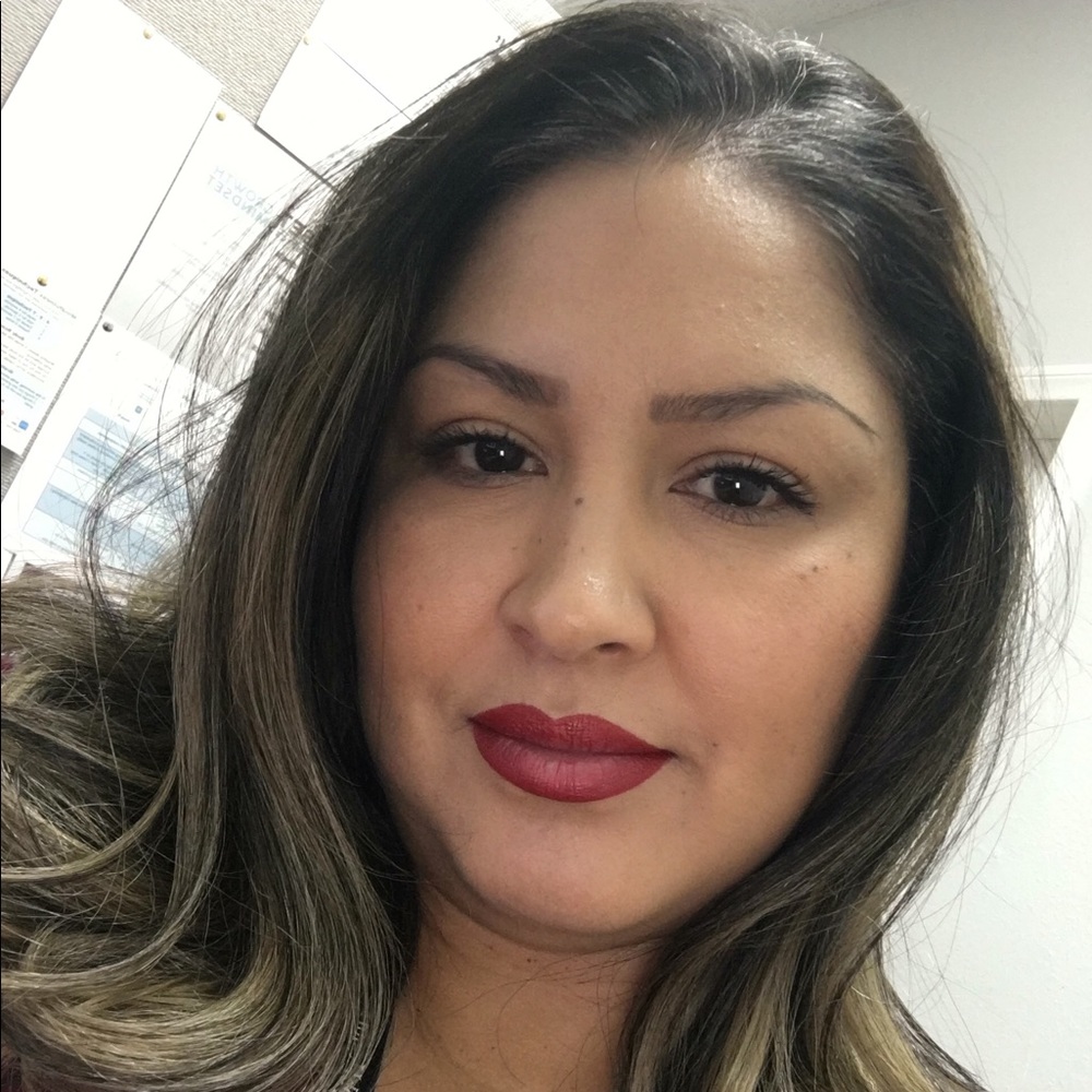 Meet your Posher, Nicole